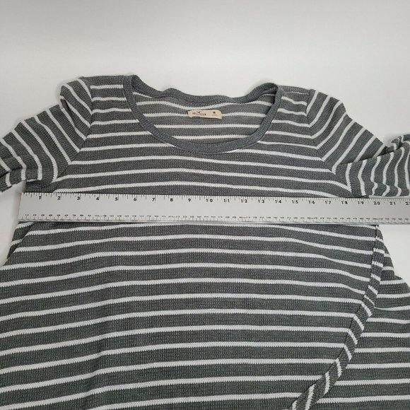 Hollister Womens Waffle Knit Wrap Top Sz MED Gray White Stripes Pullover Shirt - Picture 6 of 11